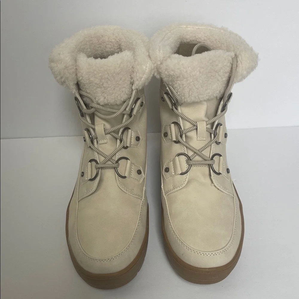 Falls Creek Anita‎ Cream Faux Fur Lined Lace-Up Winter Boots 9 NWT